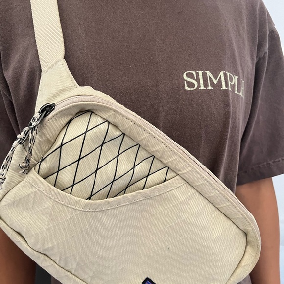 Patagonia Canvas Stand Up Belt Bag 3L - Picture 4 of 5